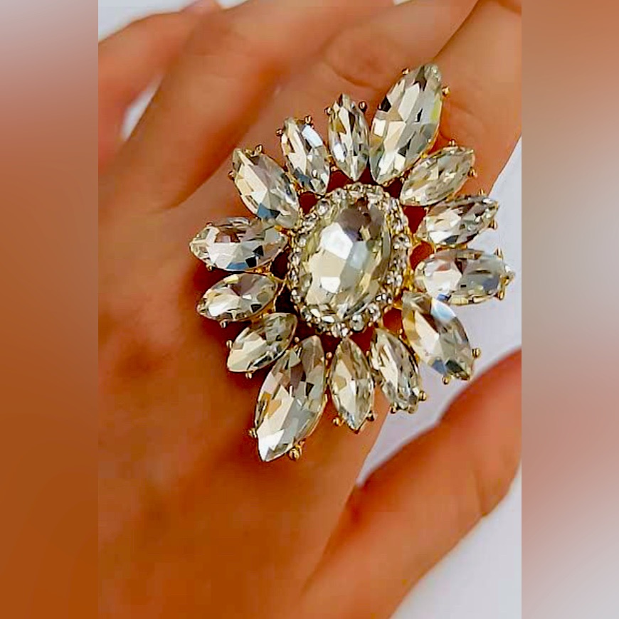 Elegant Neiman Marcus Huge Crystal Cluster Cocktail Ring Adjustable 38$